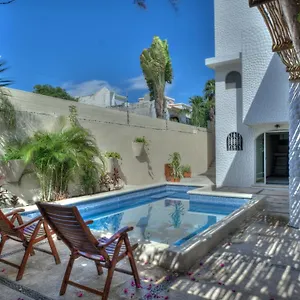 Сasa de vacaciones 5br Beautiful In Downtown Cancun, 10min, Cancún