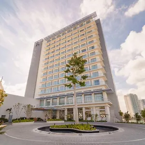 Renaissance & Marina Hotel