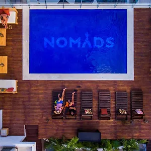 Nomads & Rooftop Pool קנקון
